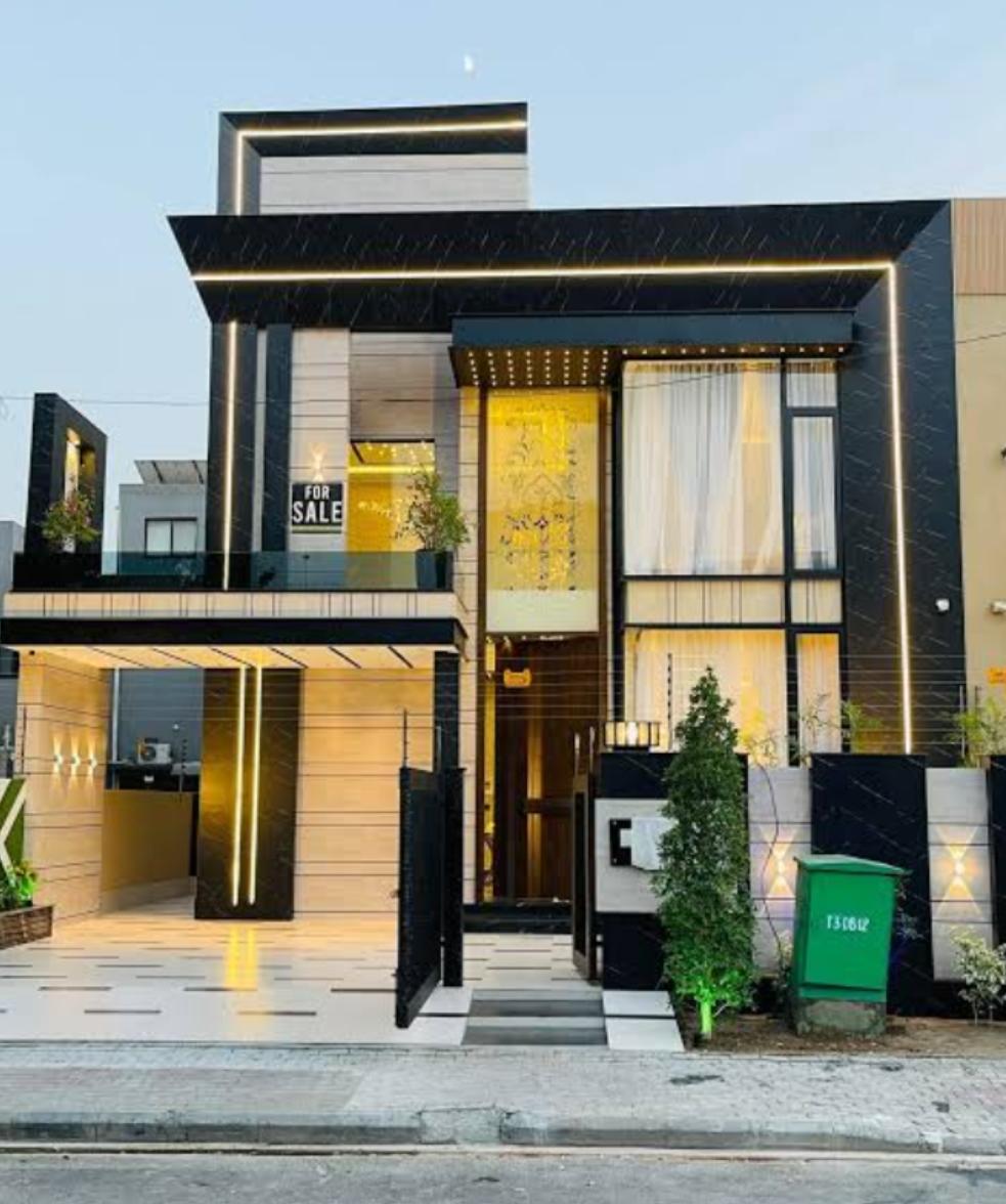 8 Marla House